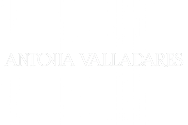 Das Logo der Münchner Fotografin Antonia Valladares, elegant geschwungen im editorial Stil